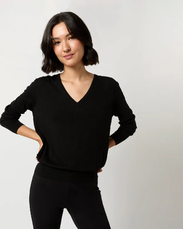 Kate V-Neck Sweater in Black Escorial Wool